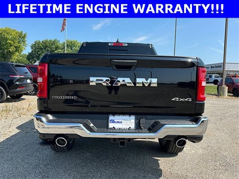 New 2026 RAM 1500 4x4 Crew Cab image 7