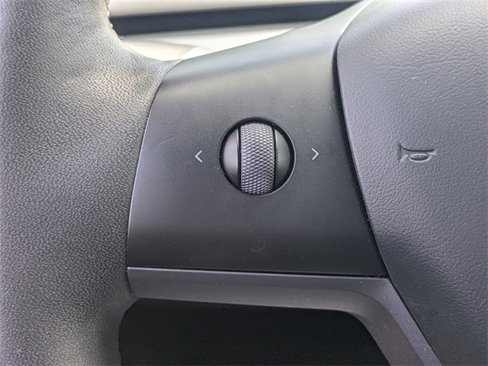 Used 2024 Tesla Model Y Long Range image 27