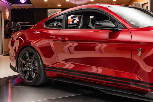 Used 2021 Ford Mustang Shelby GT500 w/ Carbon Fiber Track Pack image 22