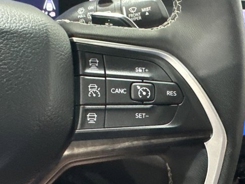 Used 2023 Jeep Grand Cherokee L Limited image 6
