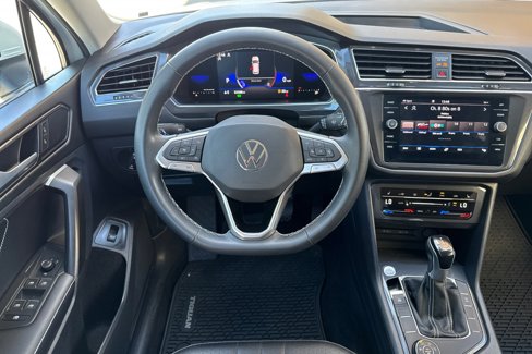 Used 2022 Volkswagen Tiguan SE image 14