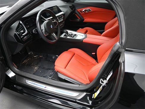 Used 2024 BMW Z4 M40i w/ Premium Package image 13