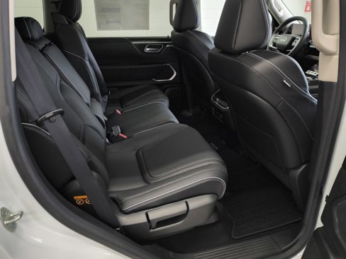 New 2025 INFINITI QX80 Luxe image 12