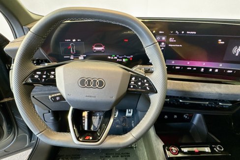 New 2025 Audi SQ6 e-tron Premium Plus image 10
