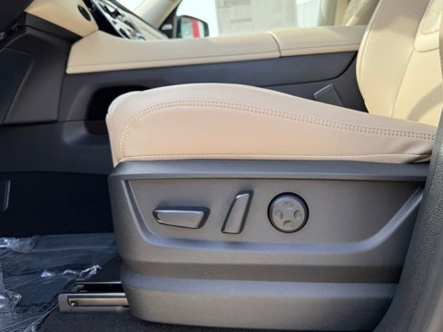 New 2025 Nissan Armada Platinum image 13