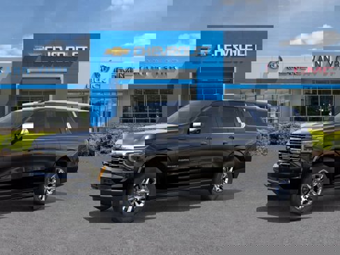 New 2026 Chevrolet Suburban Premier image 2