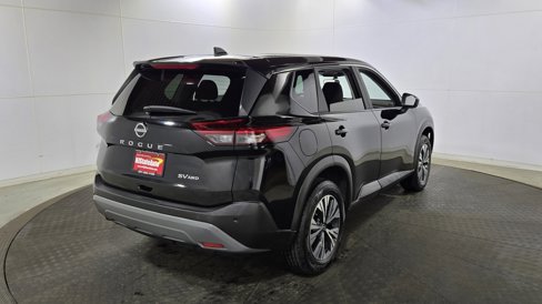 Used 2023 Nissan Rogue SV image 7