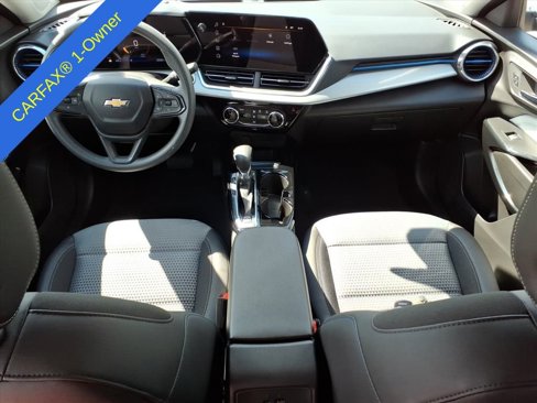 Used 2025 Chevrolet Trax LT image 12