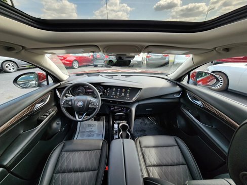 Used 2023 Buick Envision Avenir image 9