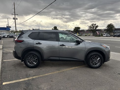Used 2023 Nissan Rogue S image 8