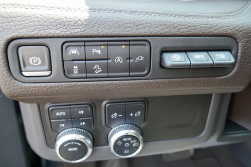 Used 2021 GMC Yukon Denali image 31