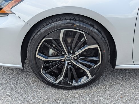 Used 2023 Nissan Altima 2.5 SR image 11