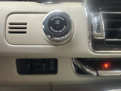 Used 2020 Lincoln Navigator Reserve image 18