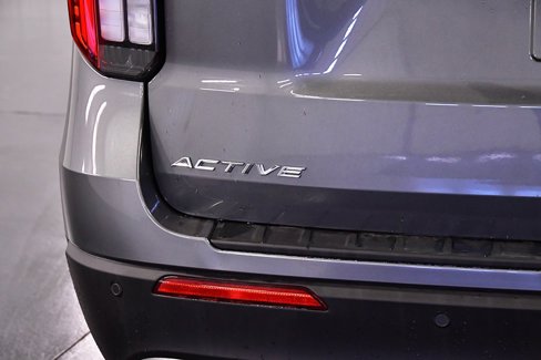 Used 2025 Ford Explorer Active w/ Active Comfort Package image 11