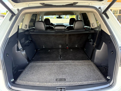 Used 2018 Volkswagen Atlas SE w/ R-Line Package image 57