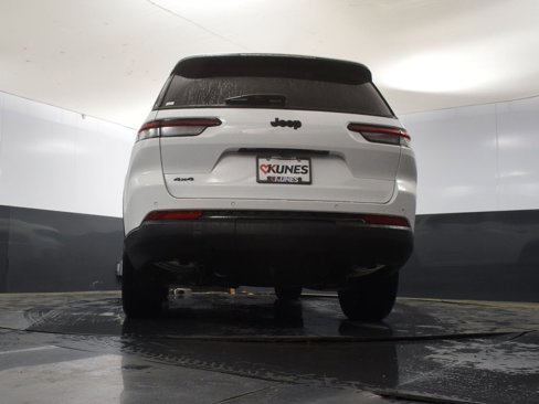 New 2025 Jeep Grand Cherokee L Altitude image 44