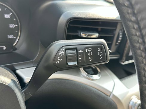 Used 2022 Ford Explorer XLT image 18