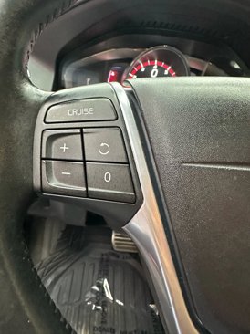 Used 2016 Volvo XC60 T5 Premier w/ Proximity Package image 17