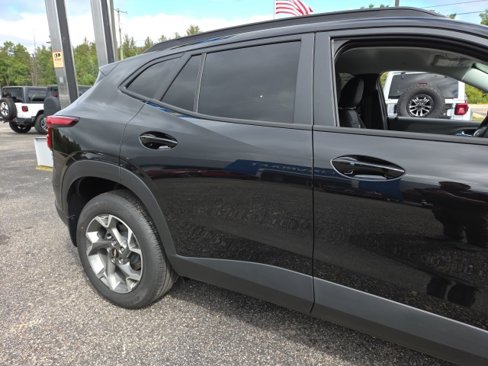 New 2026 Chevrolet Trax LT w/ Driver Confidence Package image 11