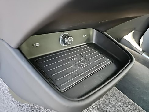 New 2024 Bentley Bentayga Extended Wheelbase image 34
