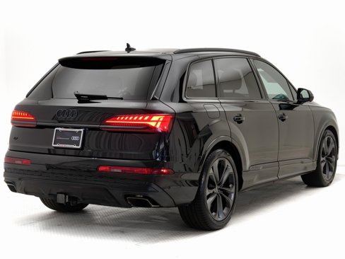 Certified 2025 Audi Q7 3.0T Prestige image 3