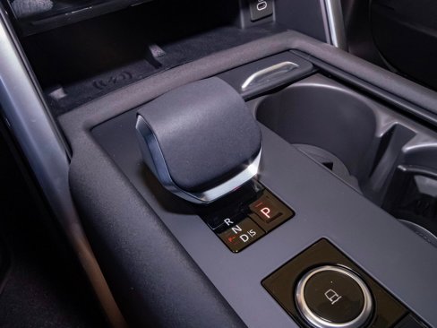New 2025 Land Rover Discovery Metropolitan Edition image 27