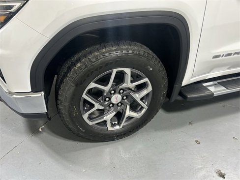 New 2026 GMC Sierra 1500 SLT w/ SLT Premium Package image 18