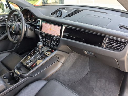 Certified 2025 Porsche Macan image 26