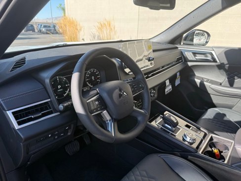 New 2025 Mitsubishi Outlander SEL Black Edition image 17