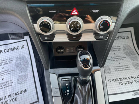Used 2019 Hyundai Elantra SEL w/ Cargo Package image 24