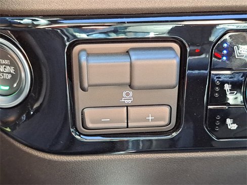 Used 2025 Chevrolet Silverado 1500 High Country w/ Technology Package image 16