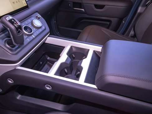 New 2025 Land Rover Defender 110 S image 31