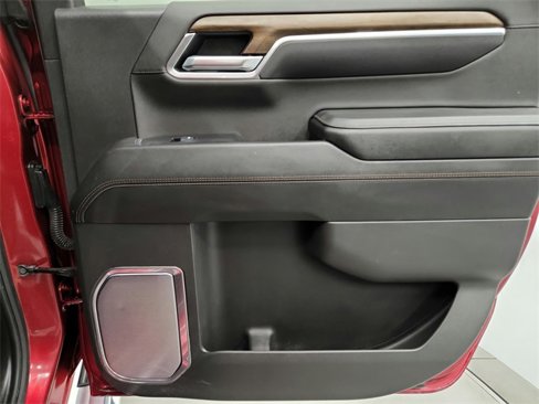 Used 2025 Chevrolet Silverado 1500 High Country w/ Technology Package image 25