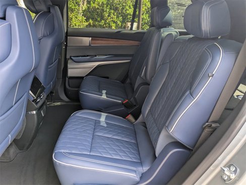 New 2026 Cadillac Vistiq Premium Luxury image 16