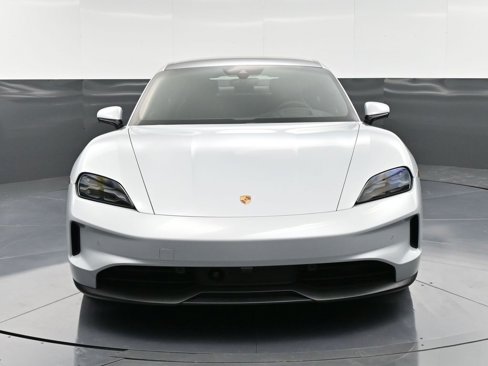 New 2025 Porsche Taycan image 11