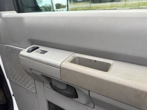 Used 2014 Ford E-350 and Econoline 350 Super Duty image 28