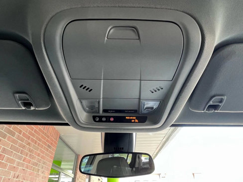 Used 2021 GMC Acadia SLE w/ Driver Convenience Package image 24