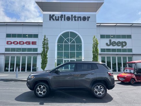 Used 2022 Jeep Compass Trailhawk image 1