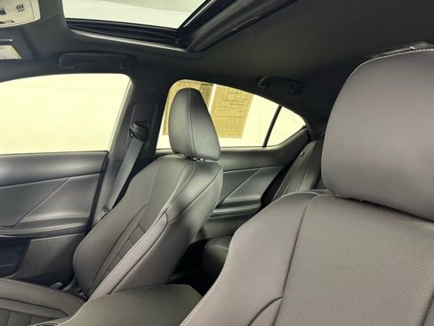 Used 2025 Lexus IS 500 image 7