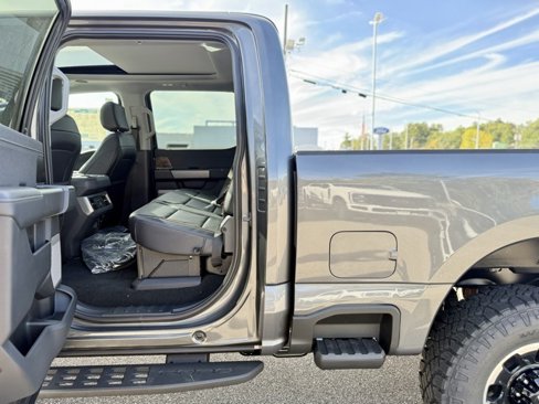 New 2026 Ford F350 Lariat image 30