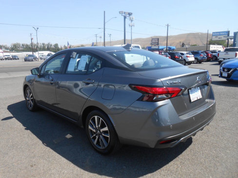 Used 2021 Nissan Versa SV image 7