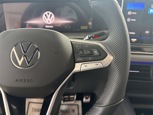 New 2025 Volkswagen Tiguan SE R-Line image 19