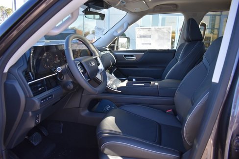 New 2025 INFINITI QX80 Luxe image 8