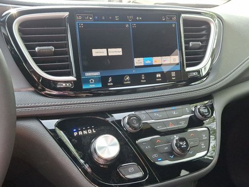 New 2026 Chrysler Pacifica Select image 9