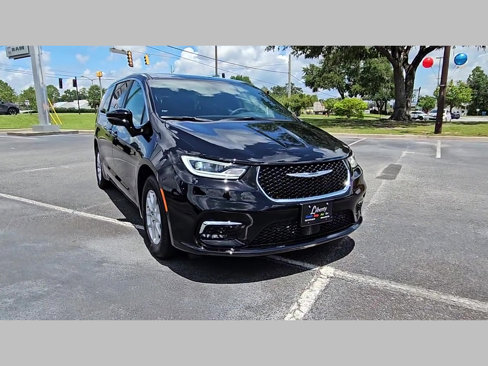 New 2026 Chrysler Pacifica Select image 18
