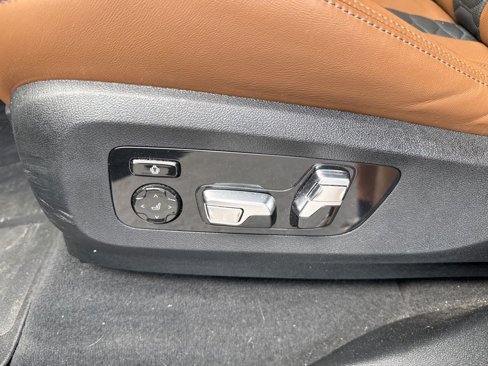 Used 2025 BMW X5 M Competition w/ Executive Package image 30