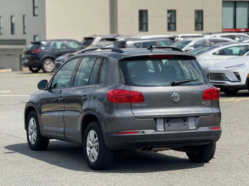 Used 2015 Volkswagen Tiguan S image 7