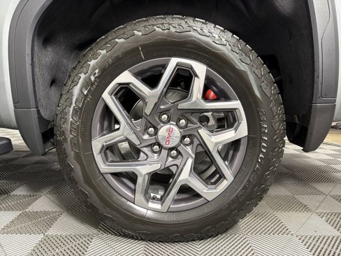 New 2026 GMC Sierra 1500 SLT w/ SLT Premium Plus Package image 17