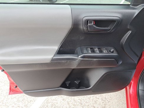 Used 2022 Toyota Tacoma SR image 12