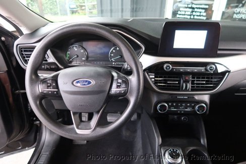 Used 2021 Ford Escape SE image 26